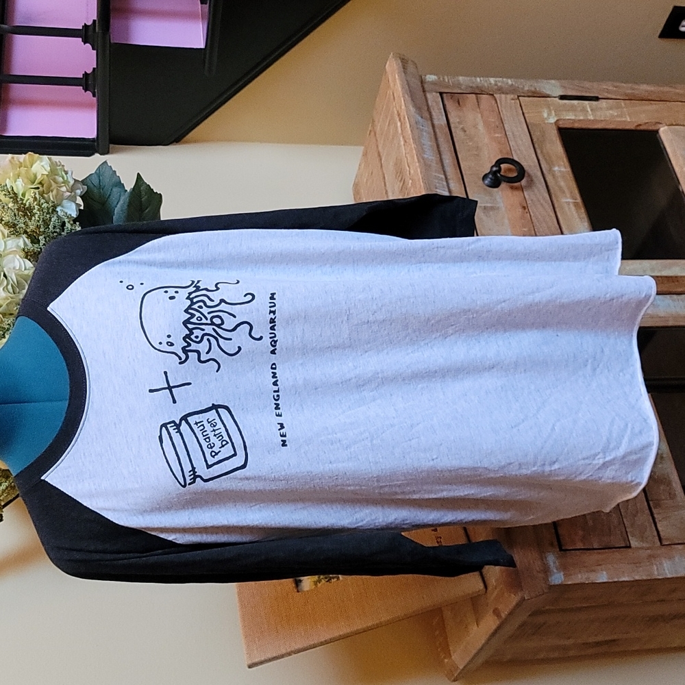 New England Aquarium Baseball Tee - SZ XL